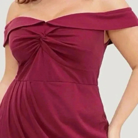 NWT!Deep Red off the shoulder gathered split him dress size 22-24 or 3X - Picture 4 of 4